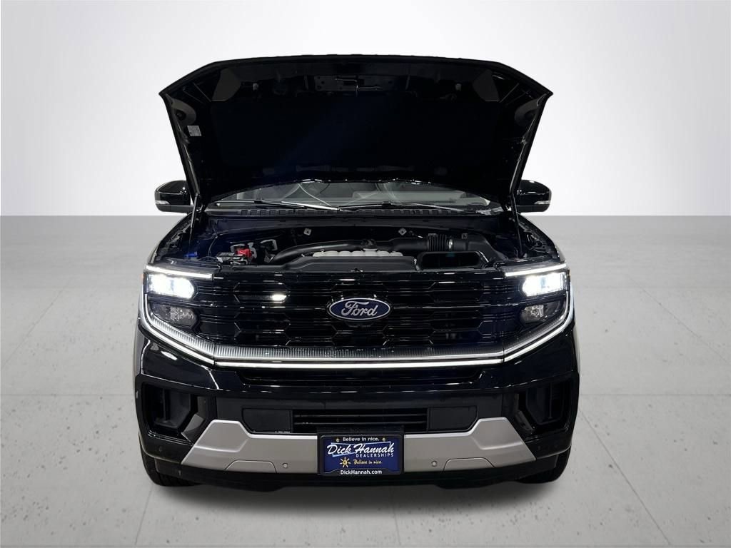 Certified 2025 Ford Expedition Max Platinum image 6