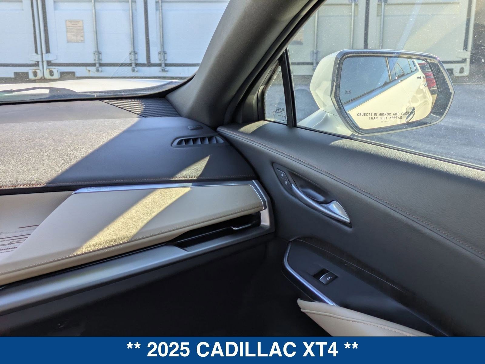 Used 2025 Cadillac XT4 Premium Luxury image 18