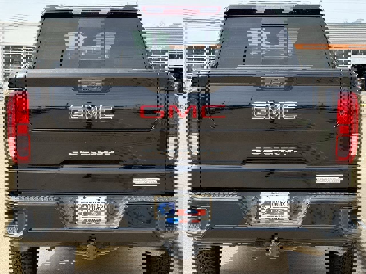 Used 2022 GMC Sierra 1500 Elevation w/ Preferred Package image 5