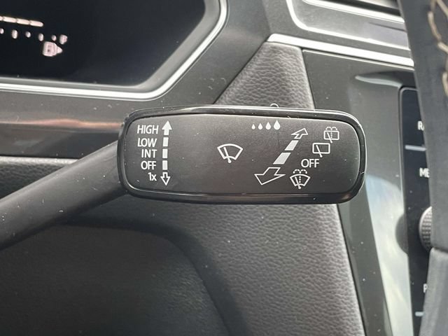 Used 2023 Volkswagen Tiguan SE FWD image 24
