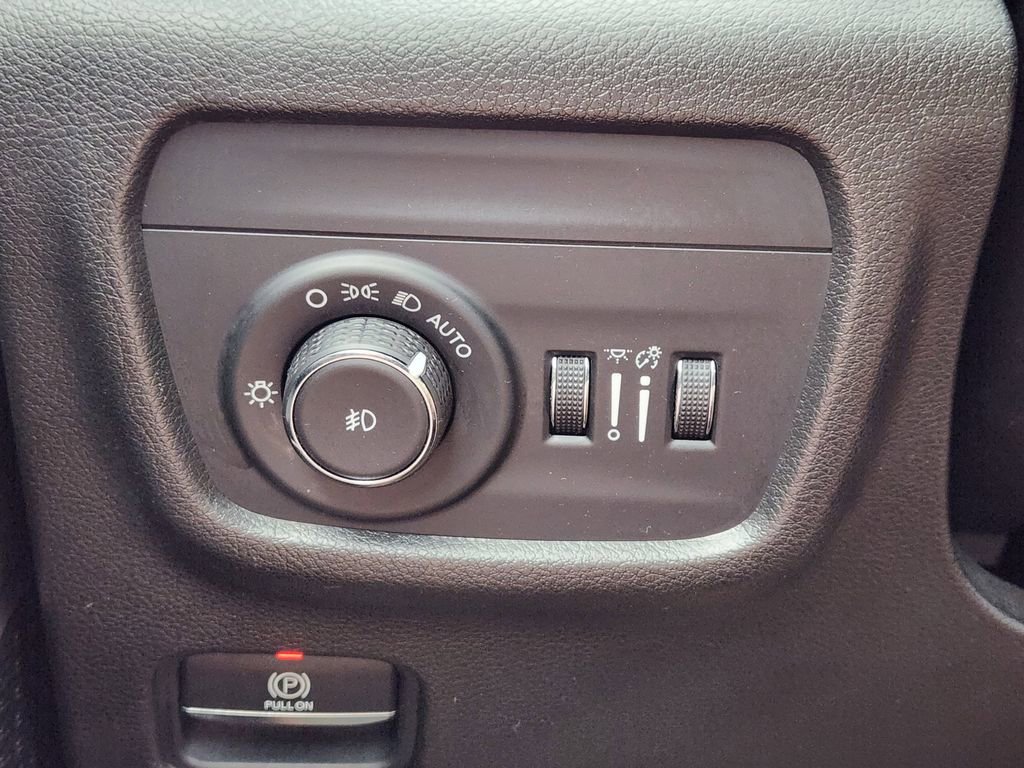 Used 2021 Jeep Grand Cherokee L Limited RWD image 24