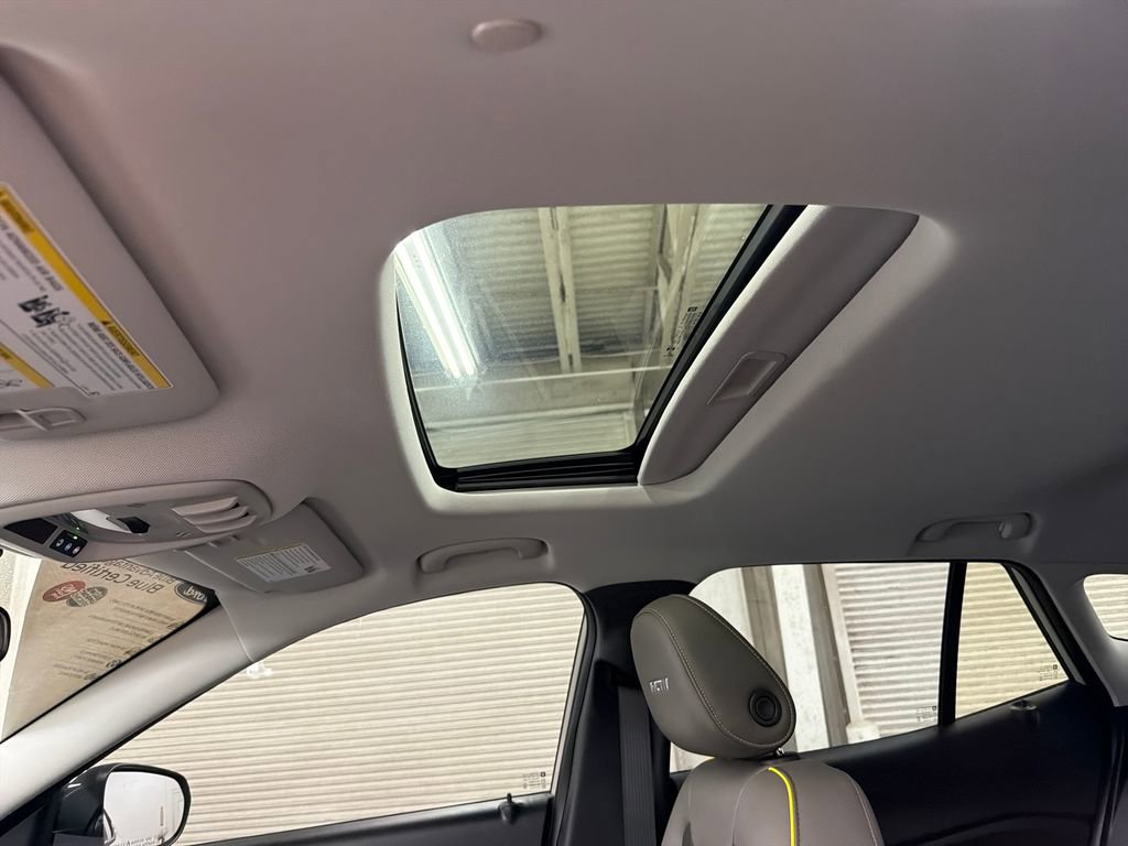 Used 2026 Chevrolet Trax ACTIV w/ Sunroof Package FWD image 10