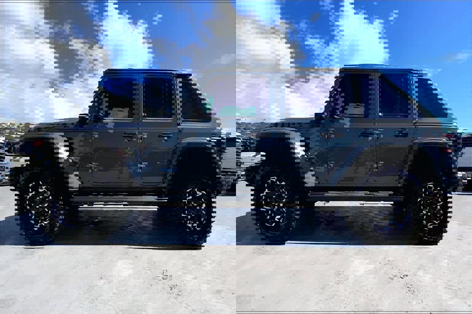 Used 2021 Jeep Wrangler Unlimited Rubicon 4xe w/ Steel Bumper Group image 3