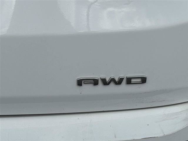 Used 2024 GMC Terrain SLE AWD/4WD image 12