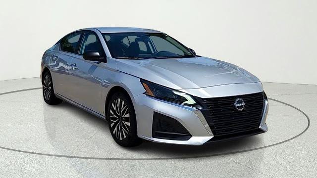 Used 2024 Nissan Altima 2.5 SV FWD image 1