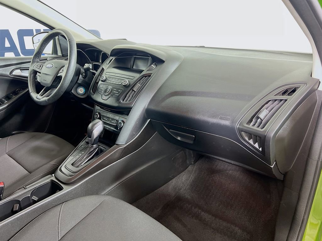 Certified 2018 Ford Focus SE w/ Cold Weather Package image 31