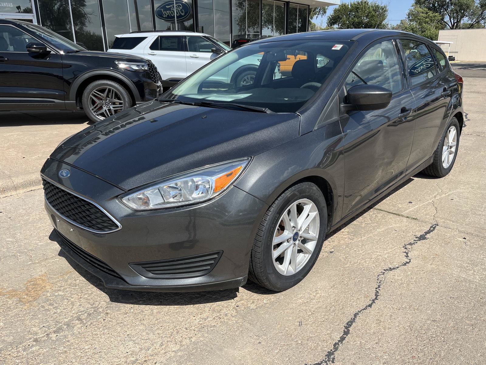 Certified 2018 Ford Focus SE FWD image 2
