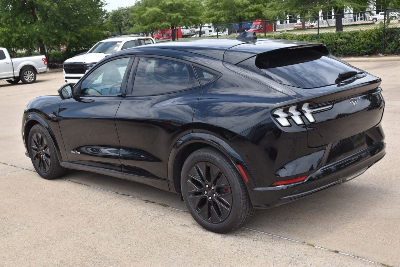 Certified 2025 Ford Mustang Mach-E Premium w/ Sport Appearance Package AWD/4WD image 8