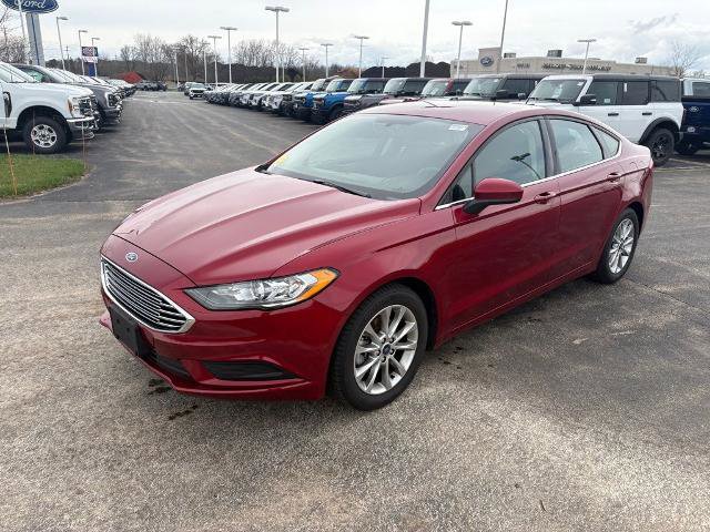 Certified 2017 Ford Fusion SE FWD image 6