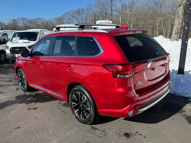 Used 2018 Mitsubishi Outlander 4WD Plug-In Hybrid image 5