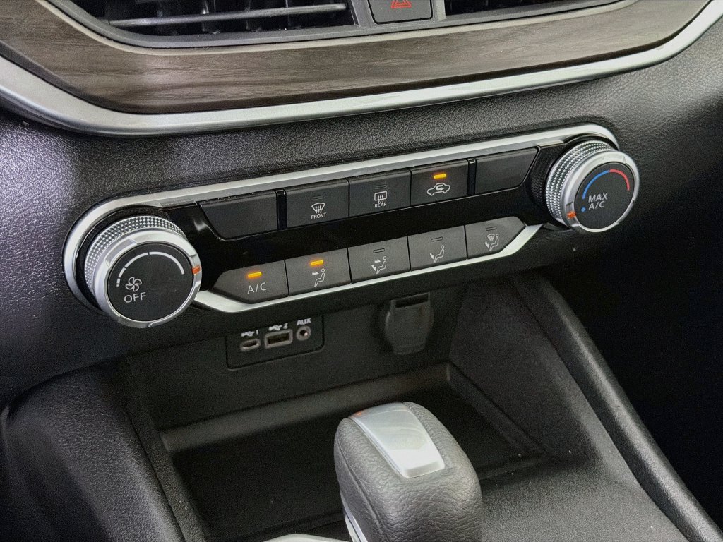 Used 2025 Nissan Altima 2.5 SV FWD image 19