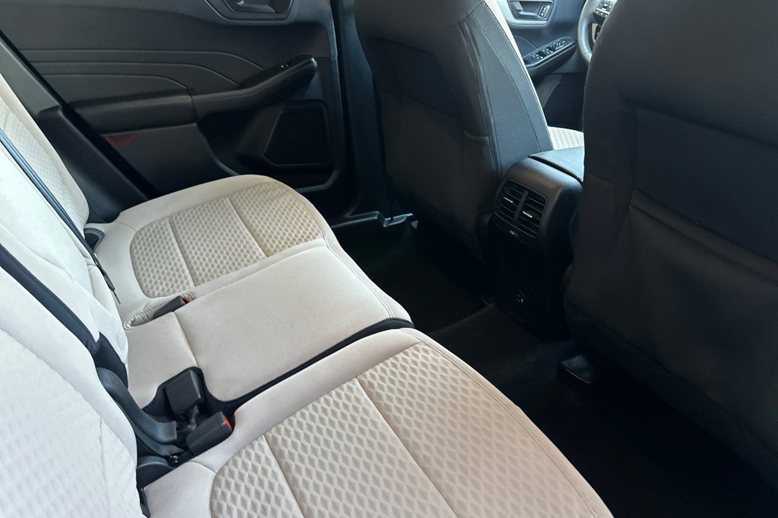 Certified 2022 Ford Escape SE w/ SE Sport Appearance Package FWD image 18