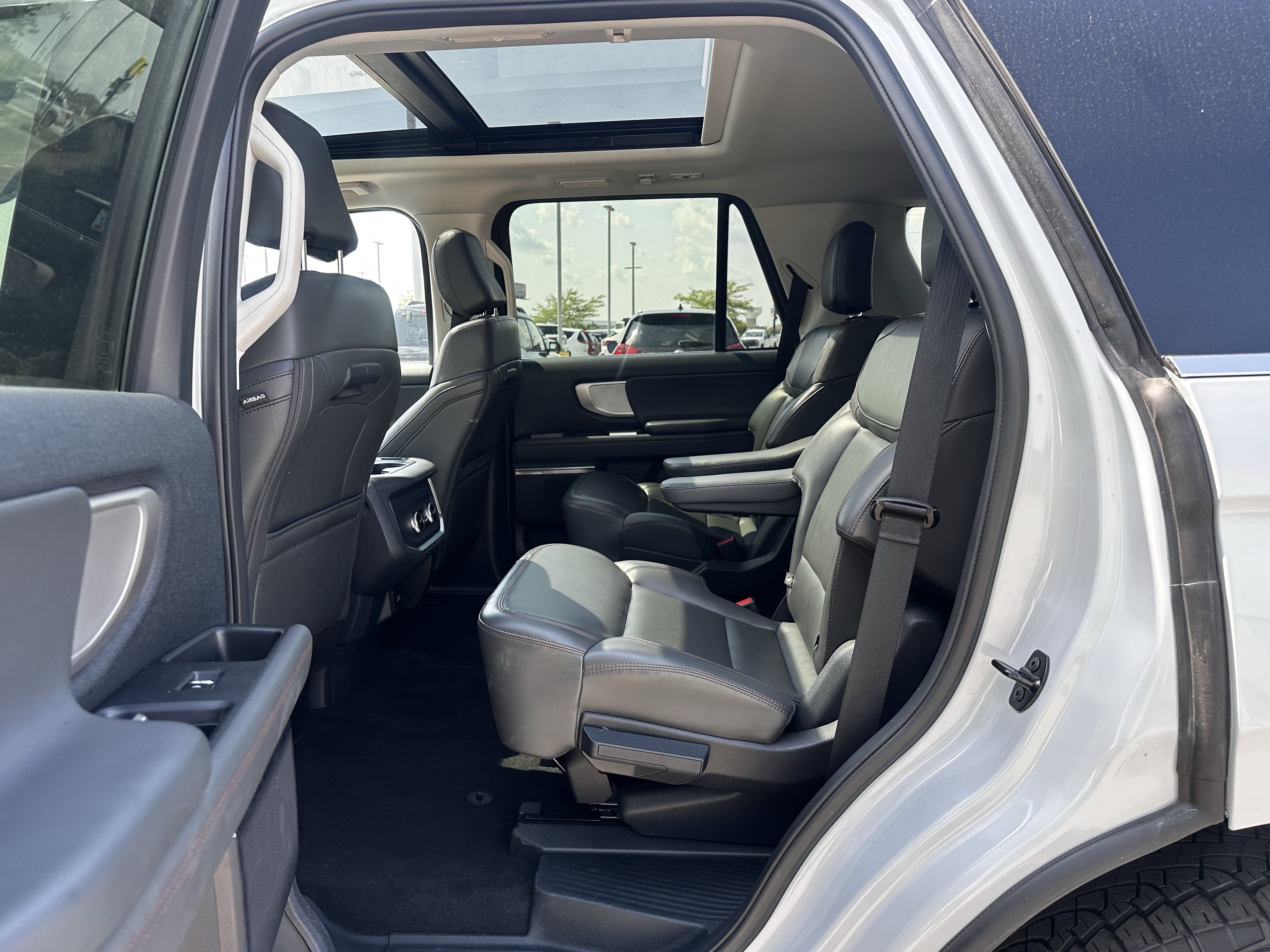 Certified 2025 Ford Expedition Active AWD/4WD image 9