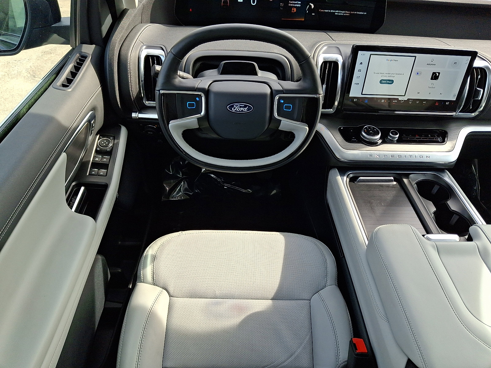 Certified 2025 Ford Expedition Platinum w/ Driver's Package AWD/4WD image 12