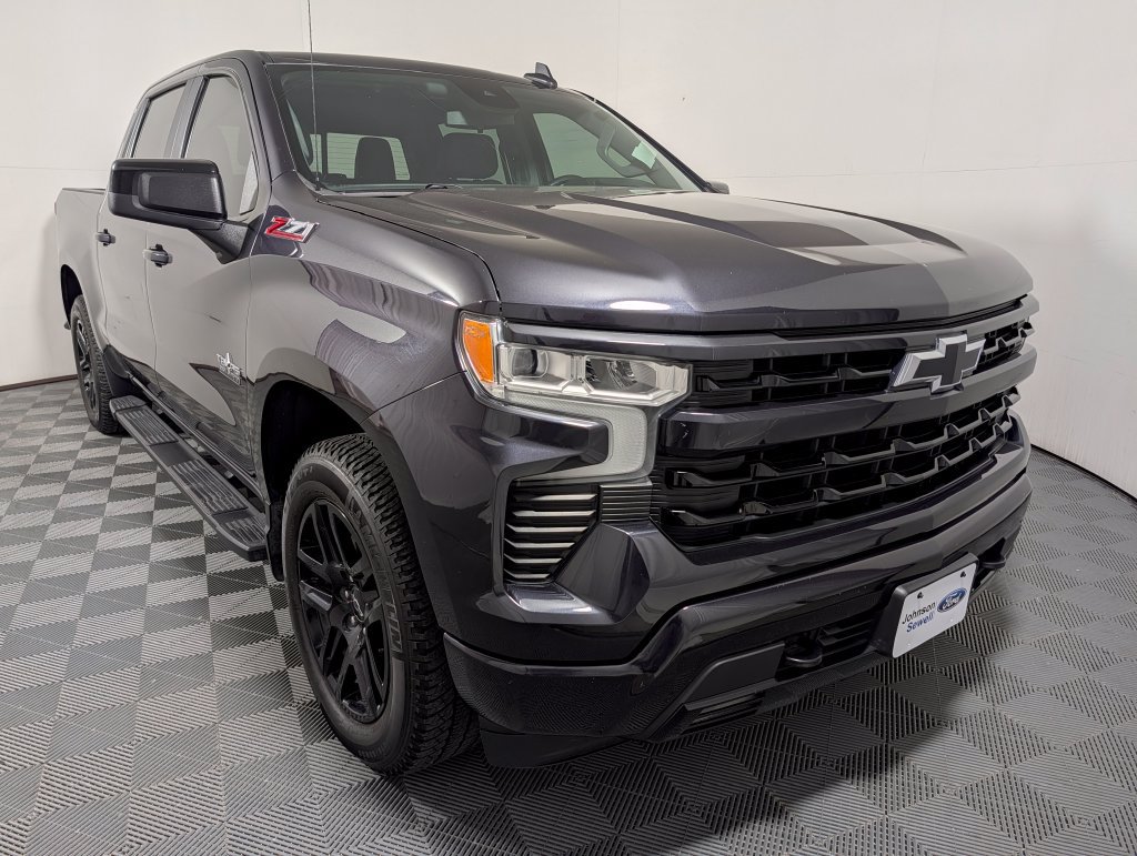 Used 2022 Chevrolet Silverado 1500 RST AWD/4WD image 1
