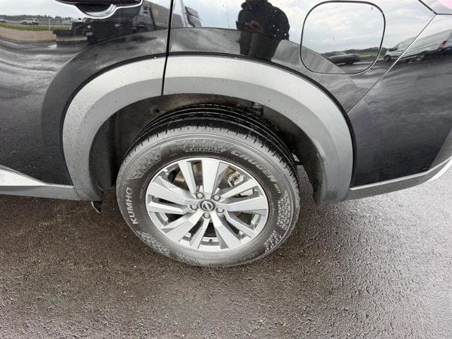 Used 2025 Nissan Pathfinder SL AWD/4WD image 9