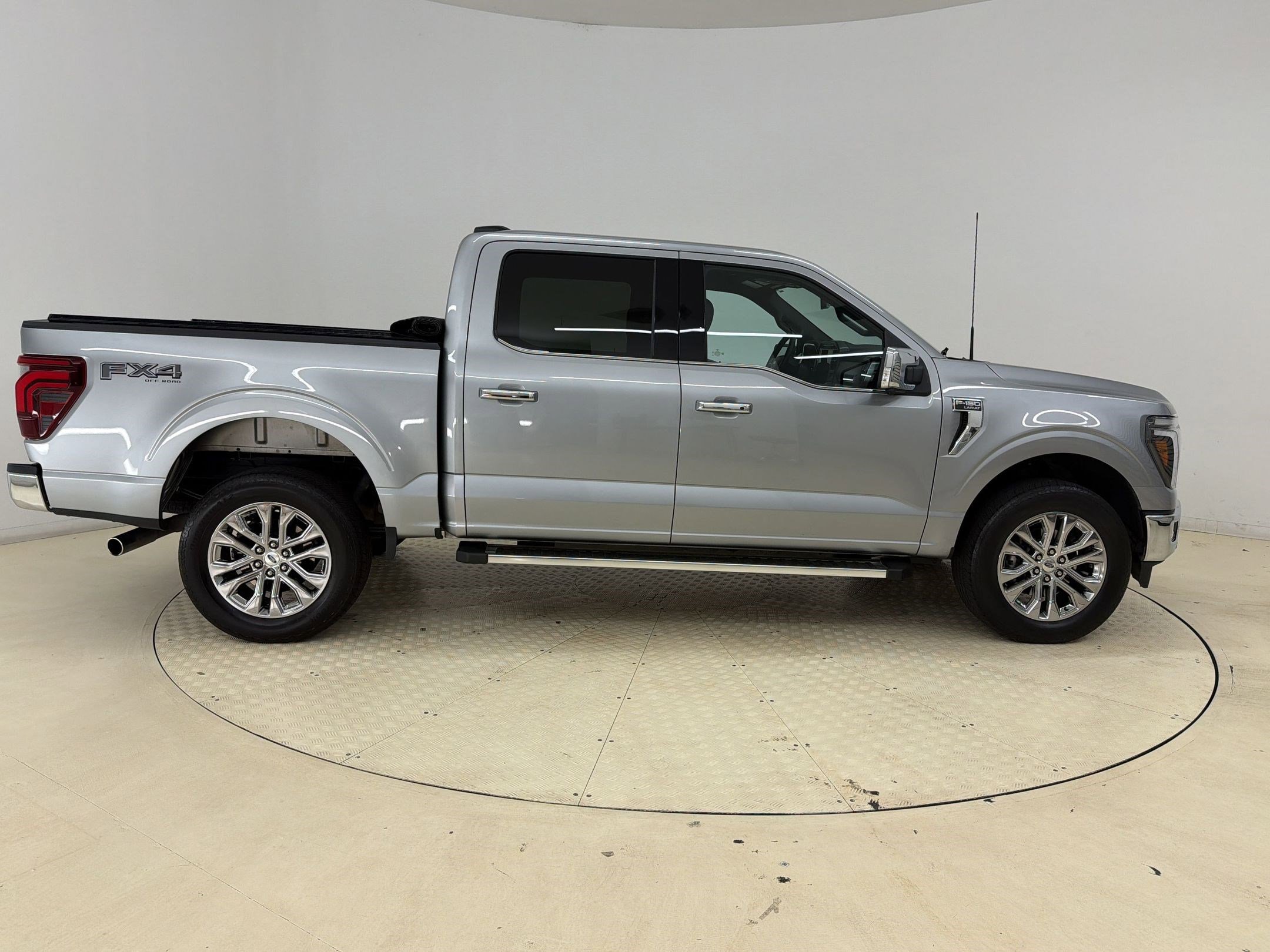 Certified 2024 Ford F150 Lariat w/ FX4 Off-Road Package AWD/4WD image 8