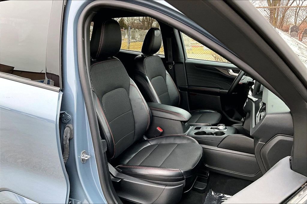 Certified 2024 Ford Escape ST-Line w/ Tech Pack #1 image 7