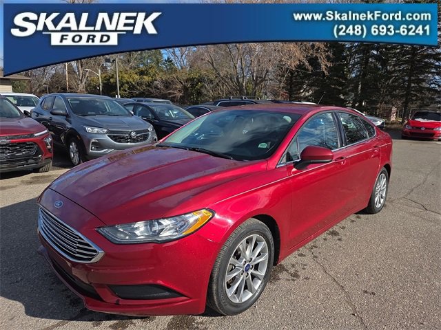 Certified 2017 Ford Fusion SE image 1