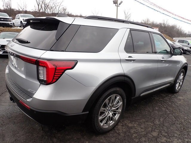 Certified 2025 Ford Explorer Active w/ Active Comfort Package image 4