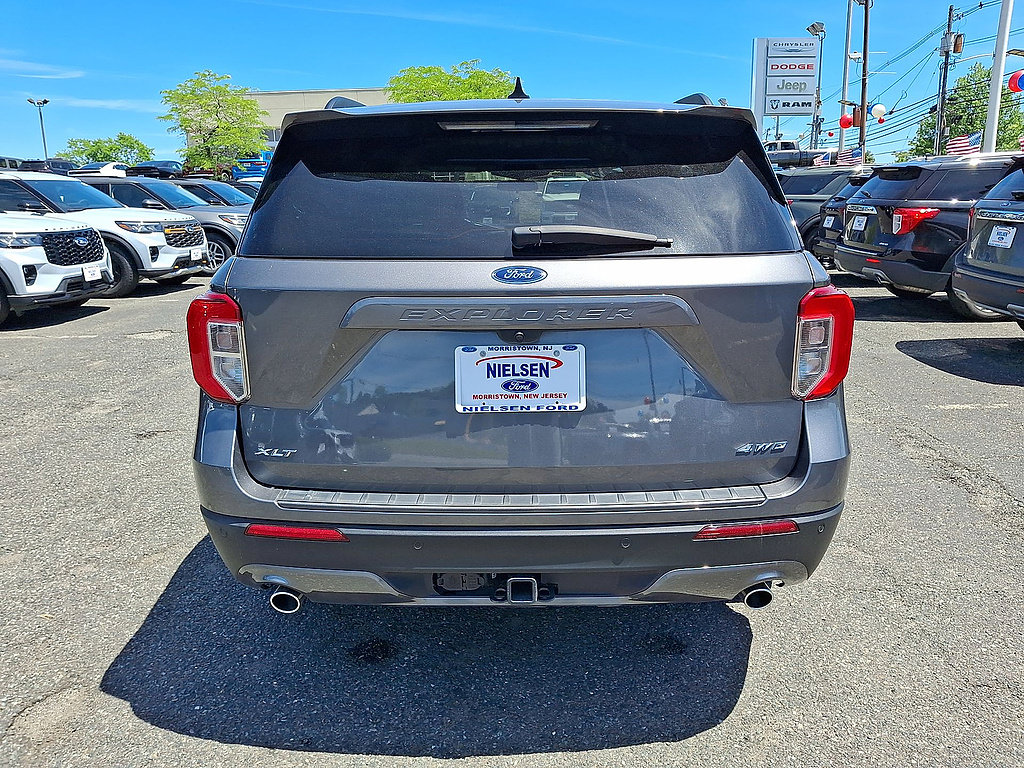Certified 2023 Ford Explorer XLT w/ Equipment Group 202A AWD/4WD image 29