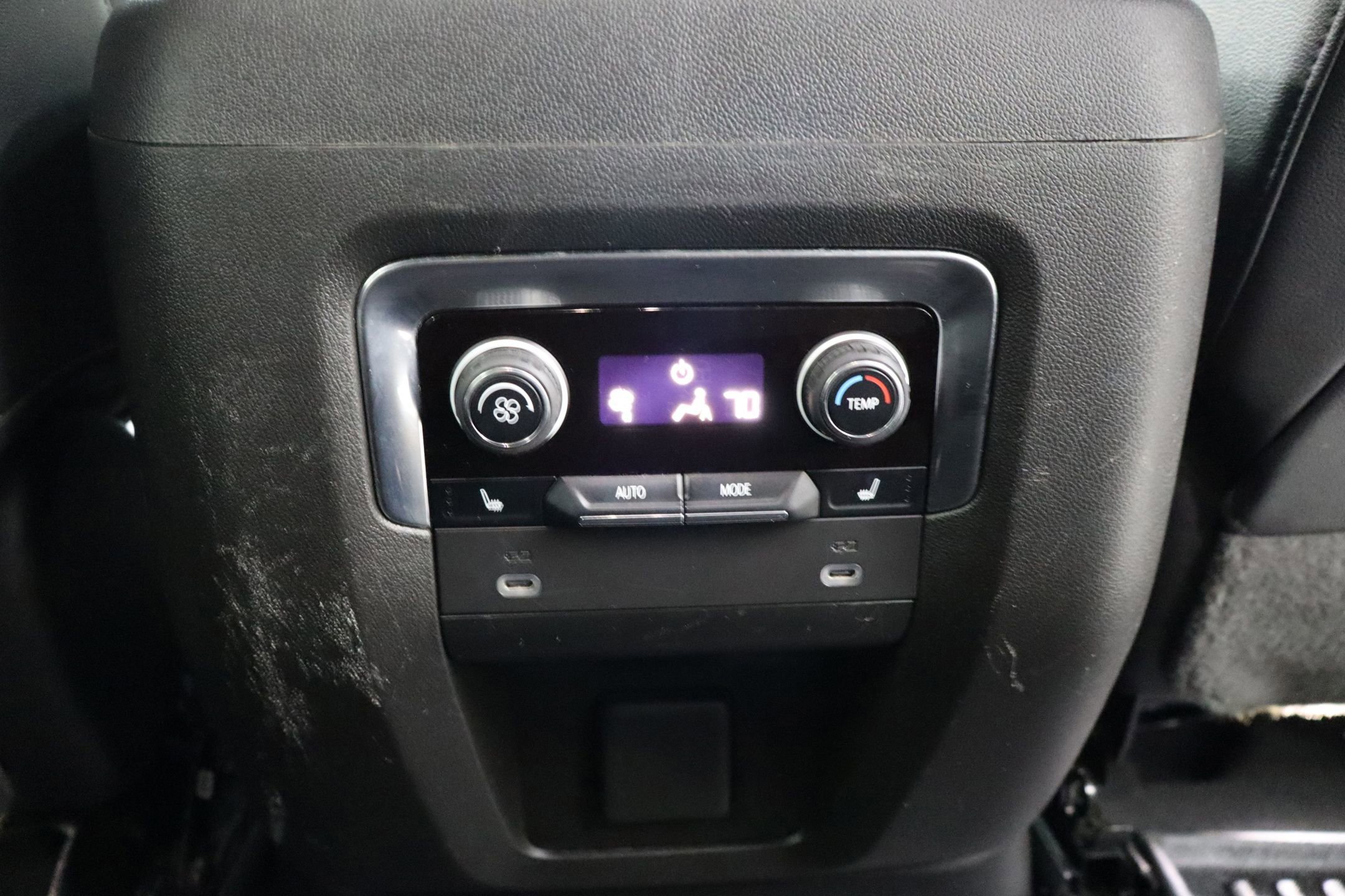 Used 2022 Chevrolet Suburban Premier image 34