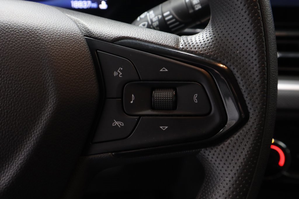 Used 2025 Chevrolet TrailBlazer LT w/ Driver Confidence Package image 29