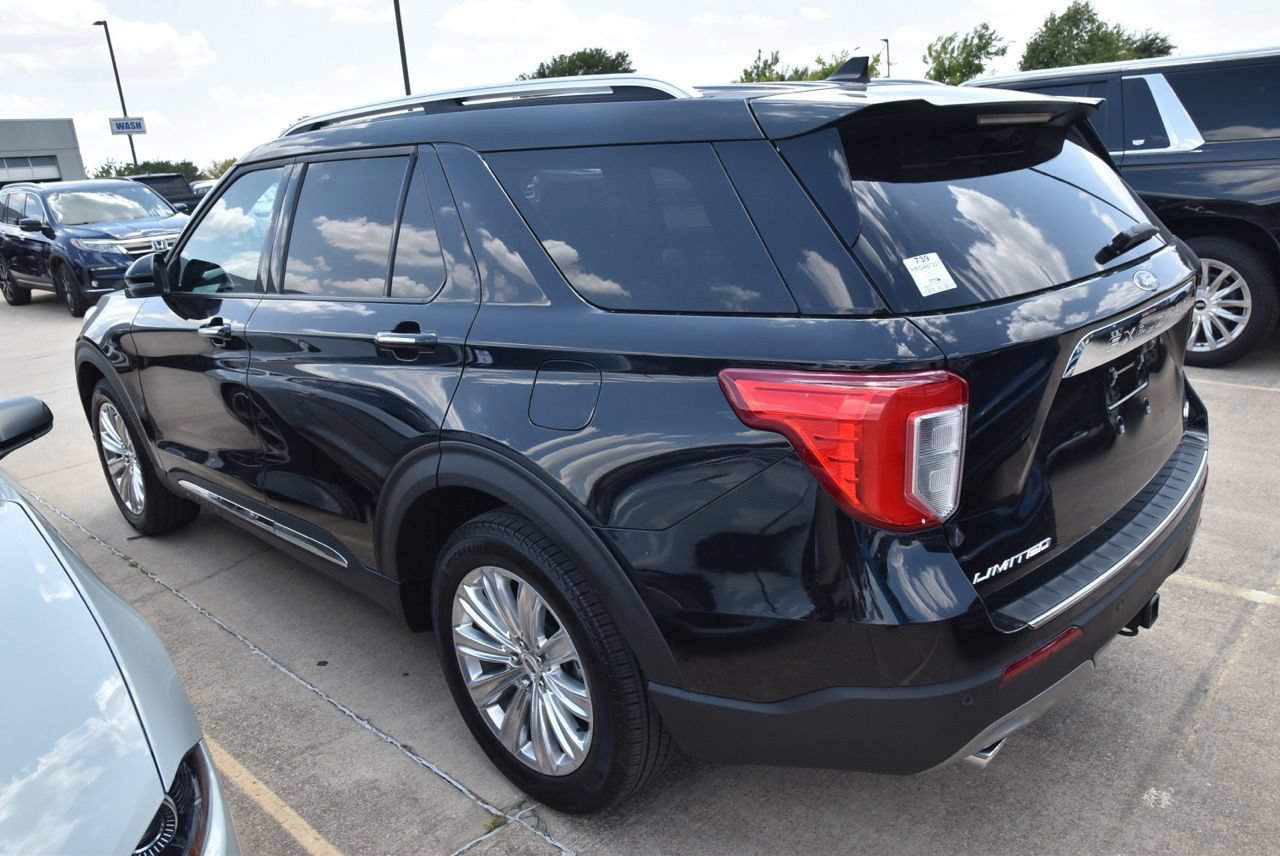 Certified 2024 Ford Explorer Limited w/ Limited Technology Package AWD/4WD image 9