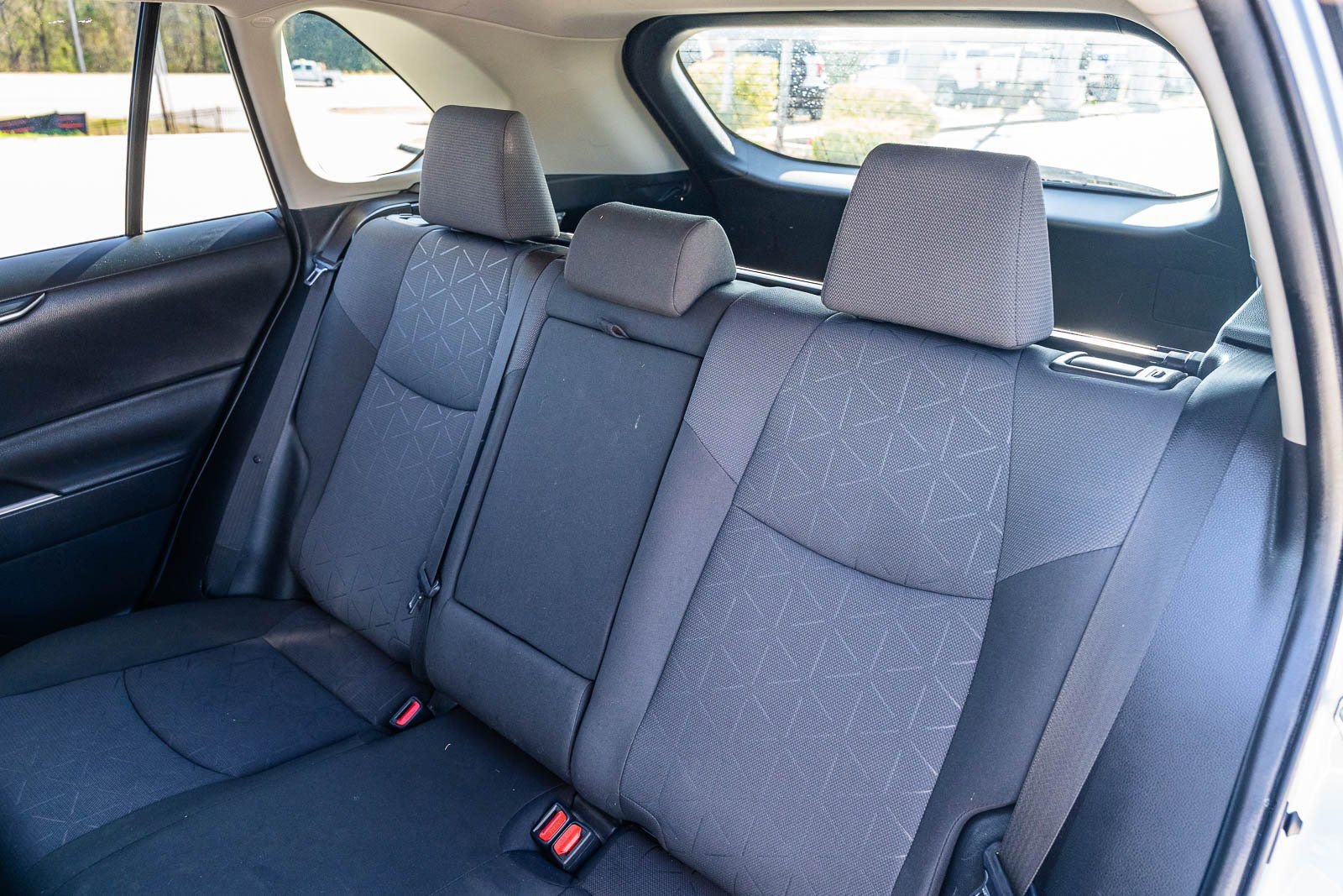 Used 2020 Toyota RAV4 XLE image 19