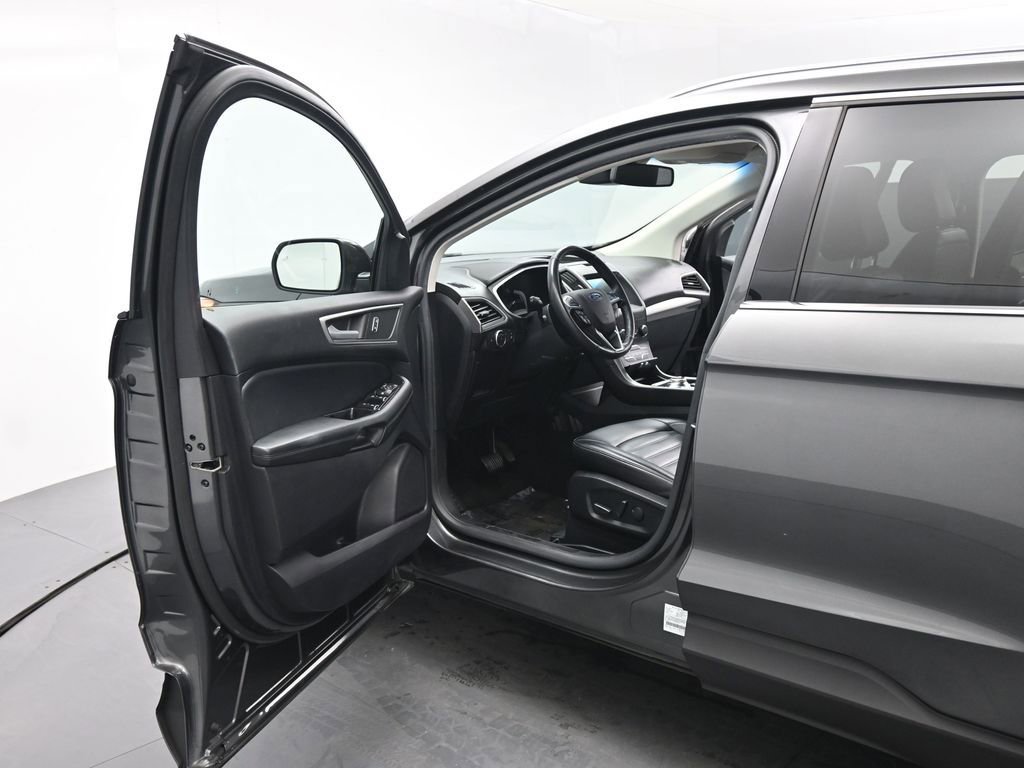 Certified 2020 Ford Edge SEL w/ Convenience Package image 9