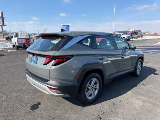 Used 2025 Hyundai Tucson SE image 3