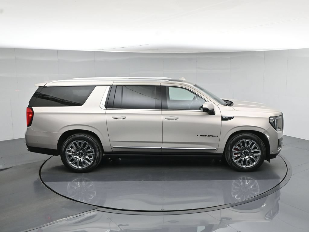Used 2023 GMC Yukon XL Denali Ultimate AWD/4WD image 47