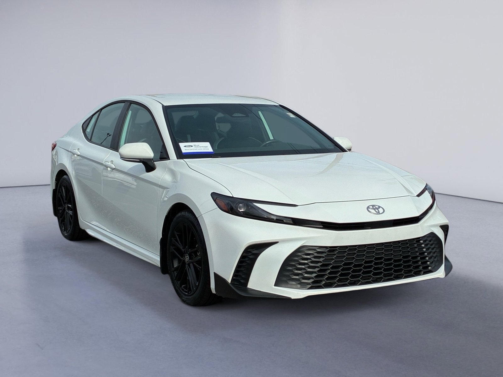 Used 2025 Toyota Camry SE FWD image 5