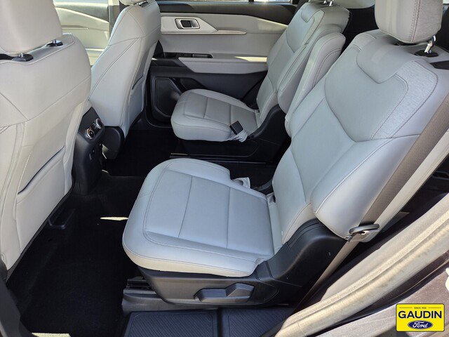 Certified 2025 Ford Explorer Active w/ Active Comfort Package RWD image 12