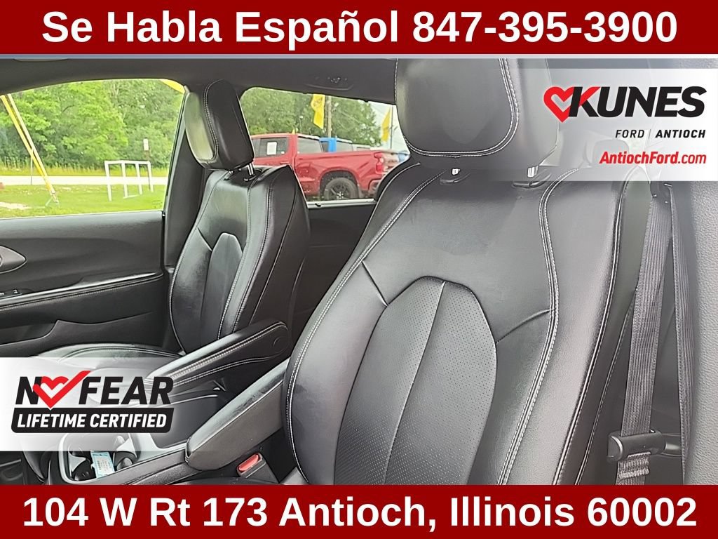Used 2025 Chrysler Pacifica Select FWD image 23