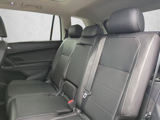 Used 2020 Volkswagen Tiguan SE w/ Panoramic Sunroof Package FWD image 21