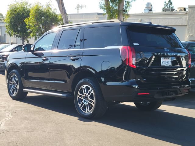 Certified 2025 Ford Expedition Active RWD image 2