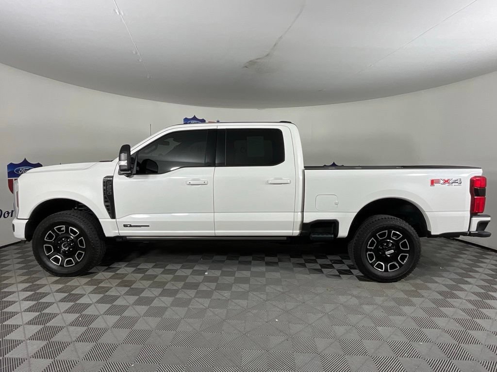 Certified 2025 Ford F250 Platinum w/ FX4 Off-Road Package AWD/4WD image 6