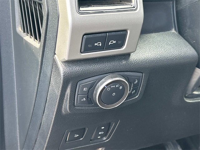 Certified 2020 Ford F350 Lariat w/ Lariat Ultimate Package image 31