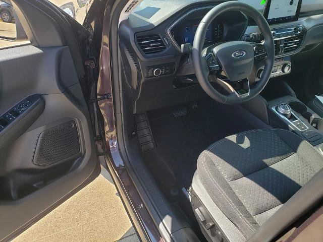 Certified 2023 Ford Escape Active AWD/4WD image 9