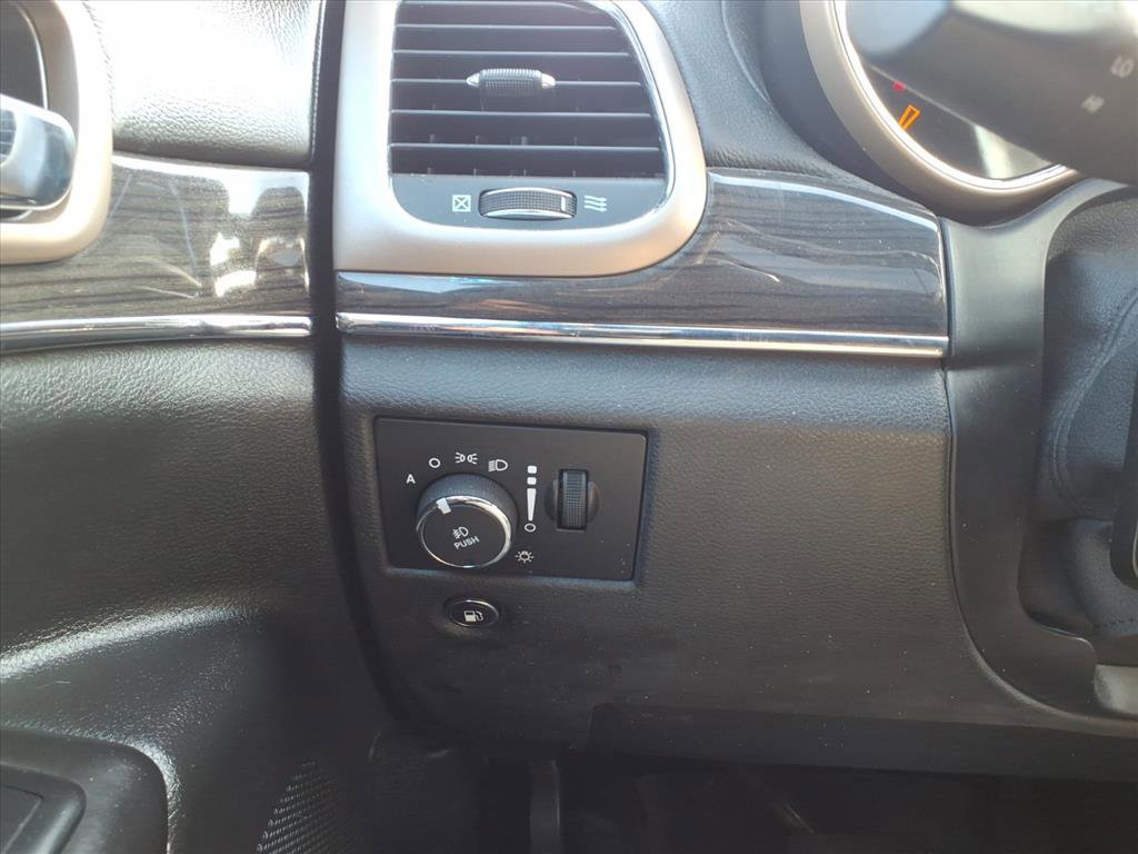 Used 2017 Jeep Grand Cherokee Overland image 14