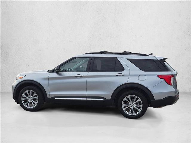 Certified 2023 Ford Explorer XLT w/ Equipment Group 202A AWD/4WD image 9