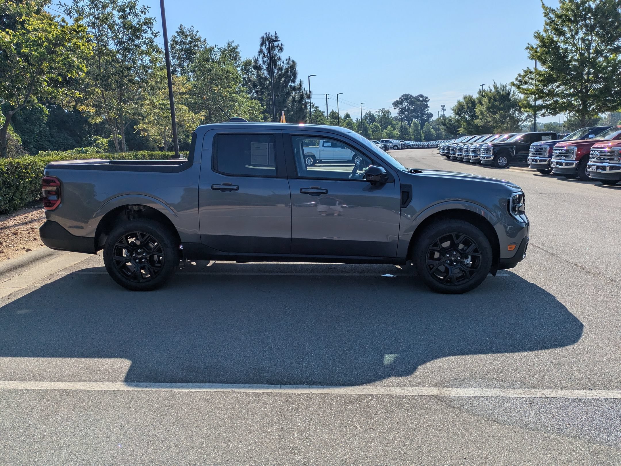 Certified 2025 Ford Maverick Lariat w/ Black Appearance Package AWD/4WD image 3