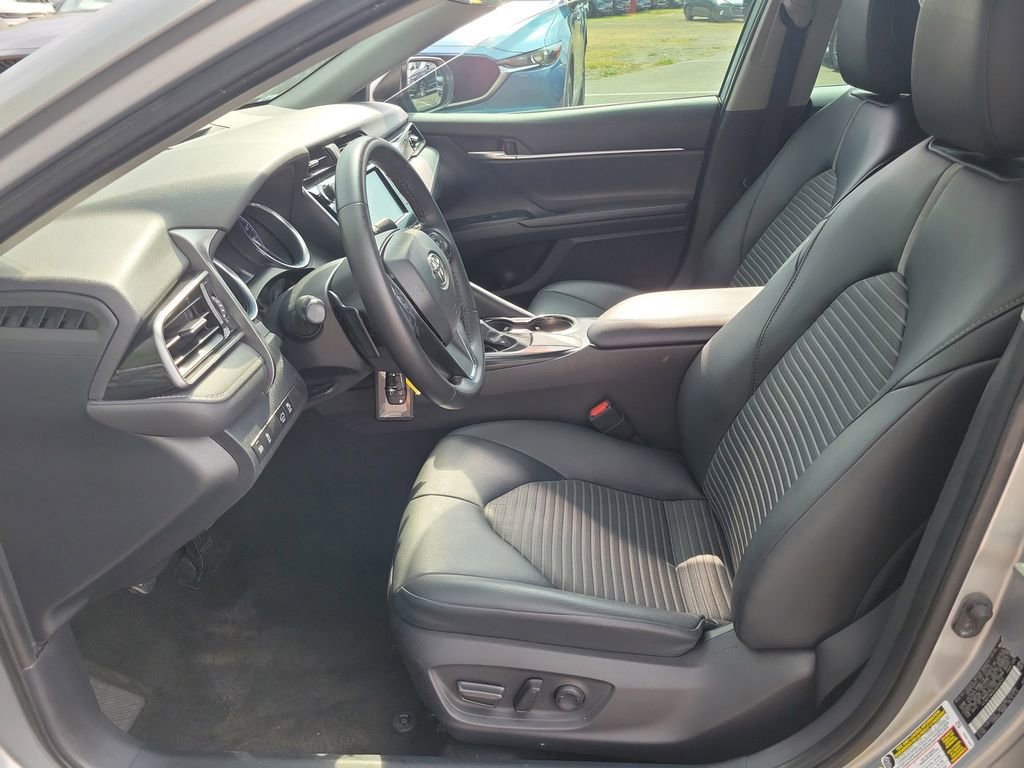 Used 2020 Toyota Camry SE FWD image 15