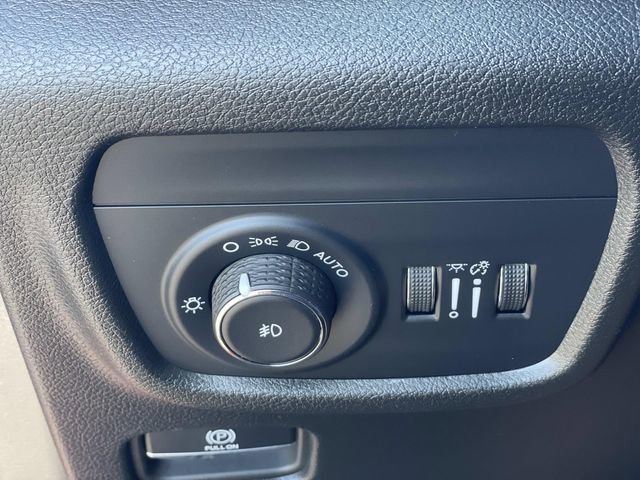 Used 2024 Jeep Grand Cherokee Limited AWD/4WD image 19