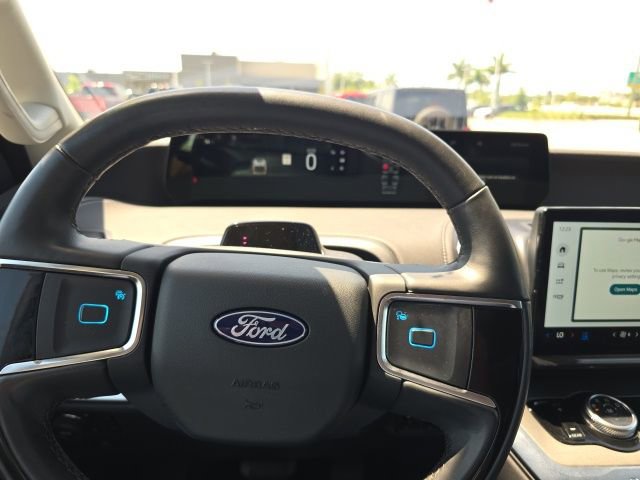 Certified 2025 Ford Expedition Platinum AWD/4WD image 15