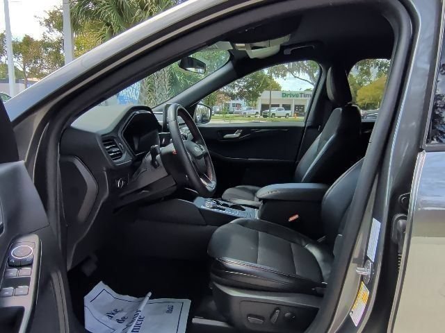 Certified 2025 Ford Escape ST-Line Select AWD/4WD image 15