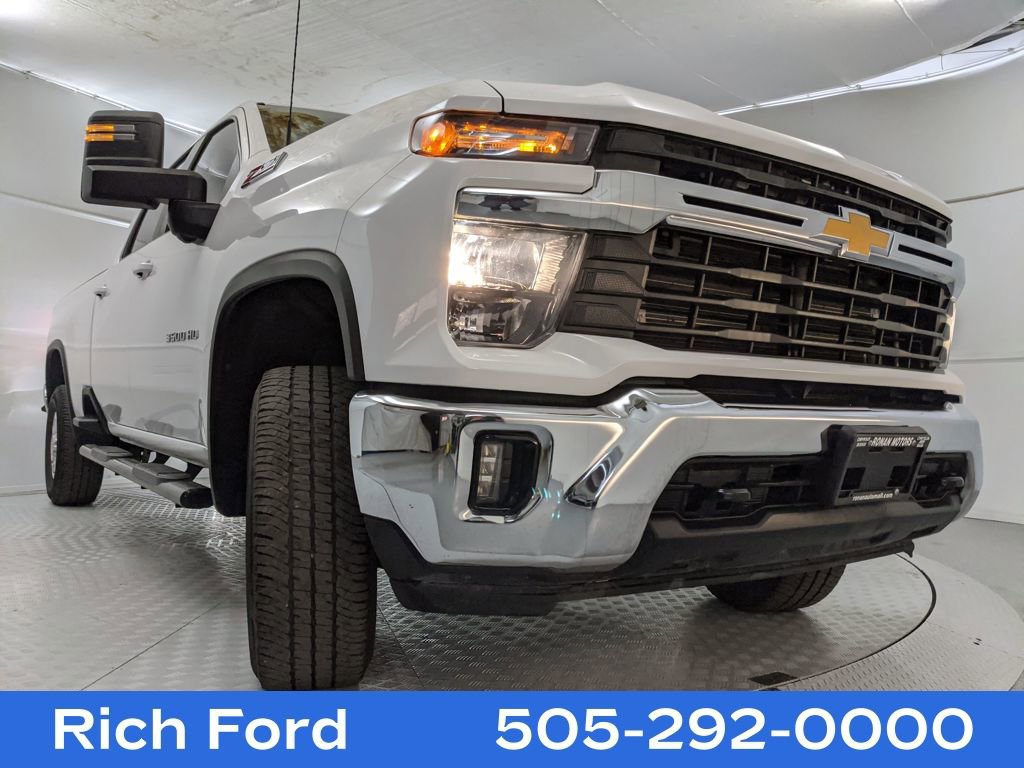 Used 2024 Chevrolet Silverado 3500 LT w/ Convenience Package image 29