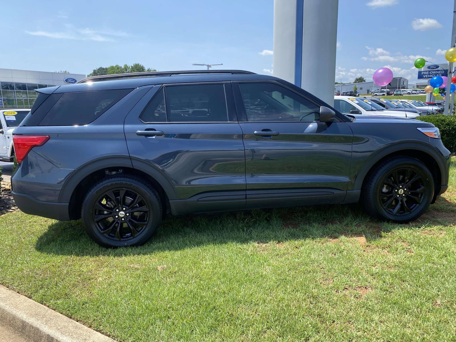 Certified 2023 Ford Explorer XLT w/ Equipment Group 202A AWD/4WD image 8