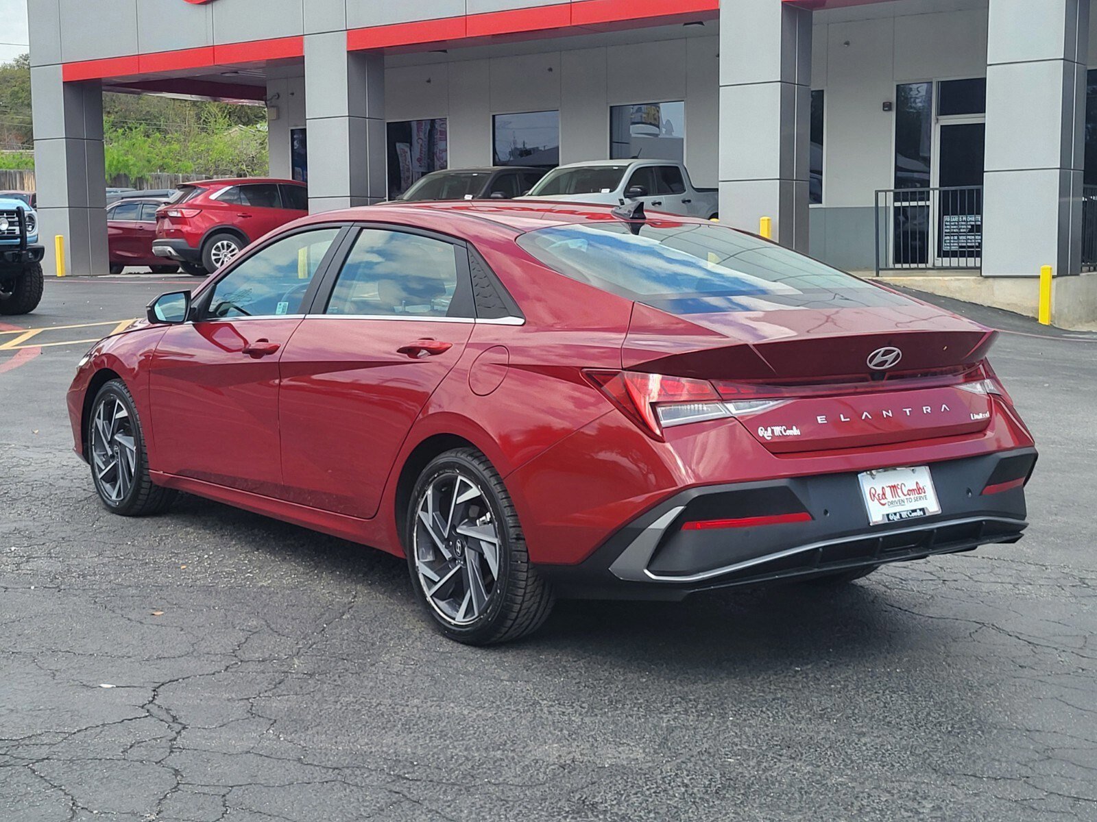 Used 2024 Hyundai Elantra Limited image 5